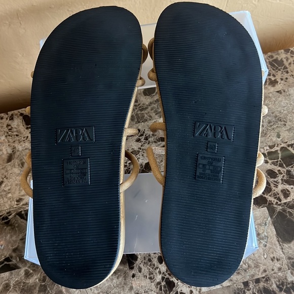 Zara sandals - Picture 2 of 4